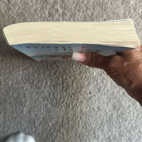 “Surfside Sisters” by Nancy Thayer - Picture 3 of 6